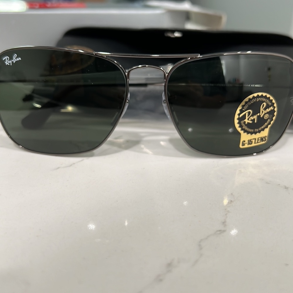 Ray-Ban Sunglasses: CARAVAN (0RB3136)